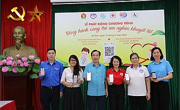 Phát động chiến dịch nhắn tin “Đồng hành cùng trẻ em nghèo, khuyết tật”